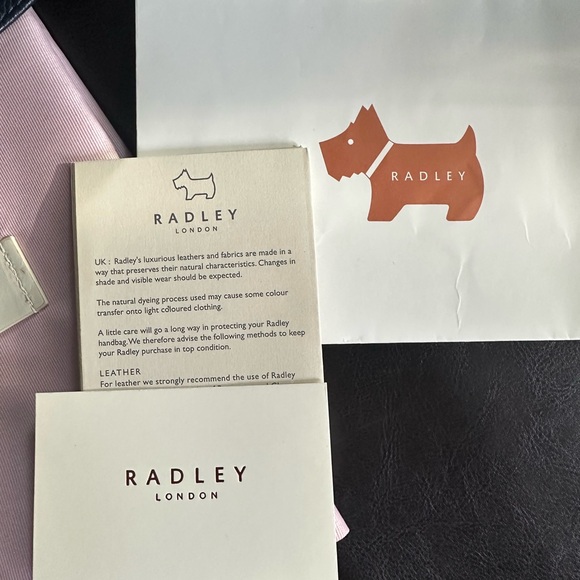 Radley London Navy Blue Handbag – Timeless Elegance - Picture 9 of 16